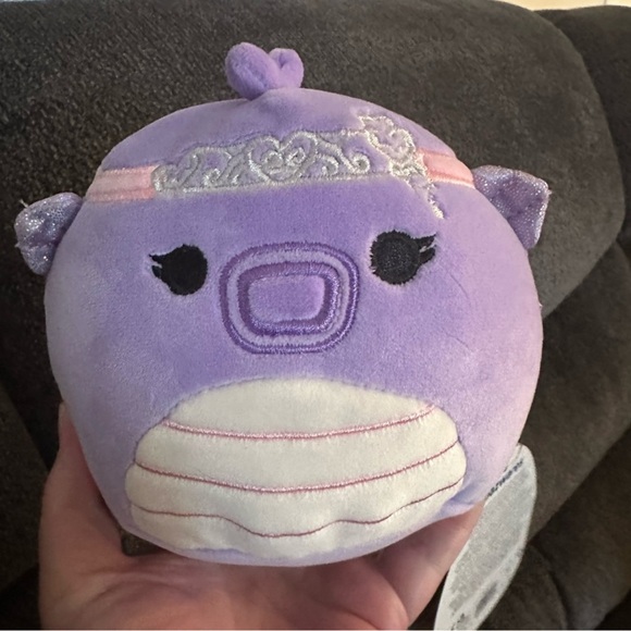 Squishmallows Eartha in Lavender and White - Picture 2 of 9